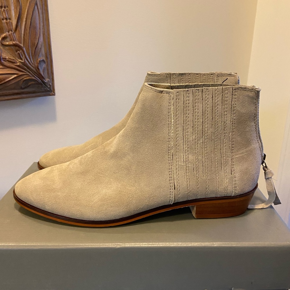 Brand New Kenneth Cole Reaction Booties
